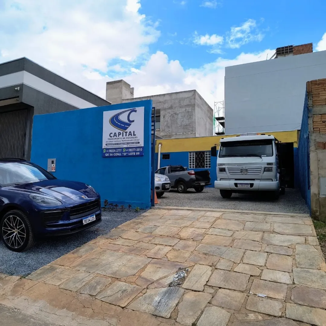 Pátio e estrutura da Capital Transporte de Veículos